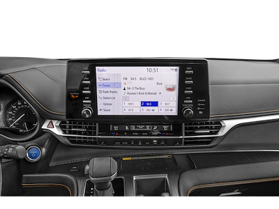 Used 2025 Toyota Sienna - photo 1