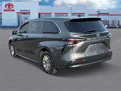 Used 2023 Toyota Sienna XLE Minivan for sale #45069U - photo 2