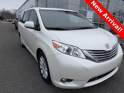 Used 2017 Toyota Sienna XLE Premium Minivan for sale #45192U - photo 2