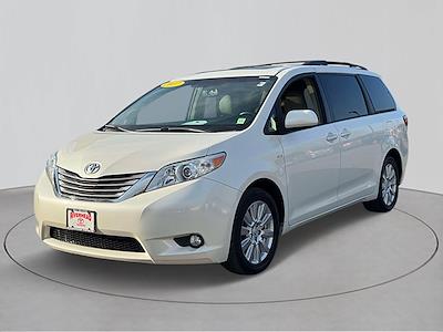 2017 Toyota Sienna AWD Minivan for sale #45192U - photo 1