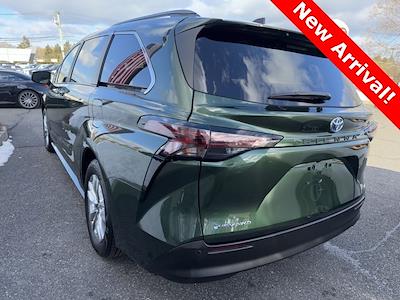 Used 2025 Toyota Sienna XLE Minivan for sale #45301U - photo 2