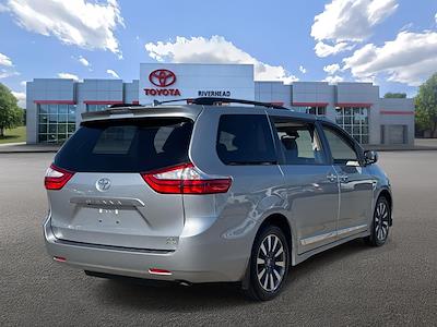 Used 2018 Toyota Sienna - photo 1