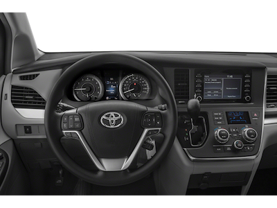 Used 2018 Toyota Sienna - photo 1