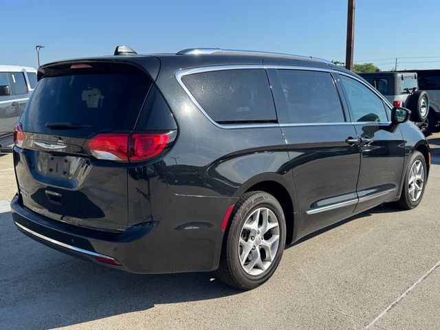 Used 2017 Chrysler Pacifica - photo 5