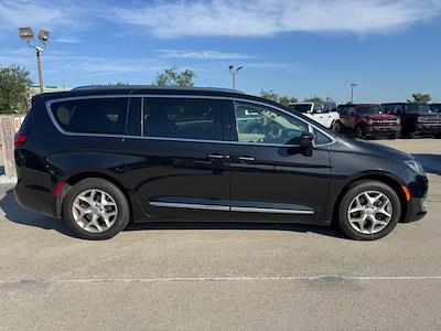 2017 Chrysler Pacifica FWD Minivan for sale #PR1160A - photo 2