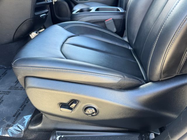 Used 2025 Chrysler Pacifica - photo 17