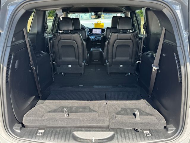 Used 2025 Chrysler Pacifica - photo 21