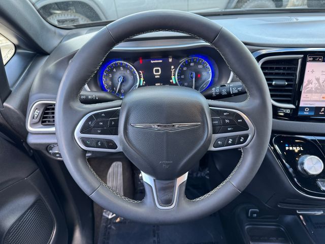Used 2025 Chrysler Pacifica - photo 24