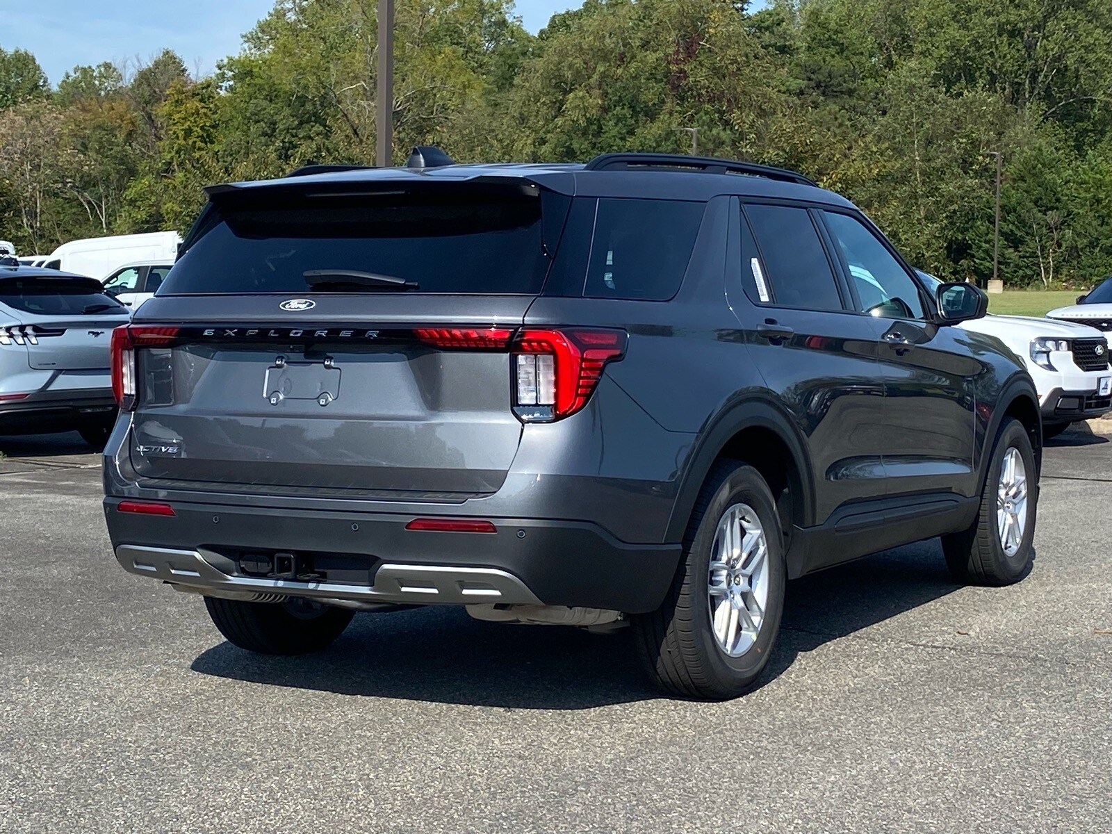 New 2027 Ford Explorer - photo 2