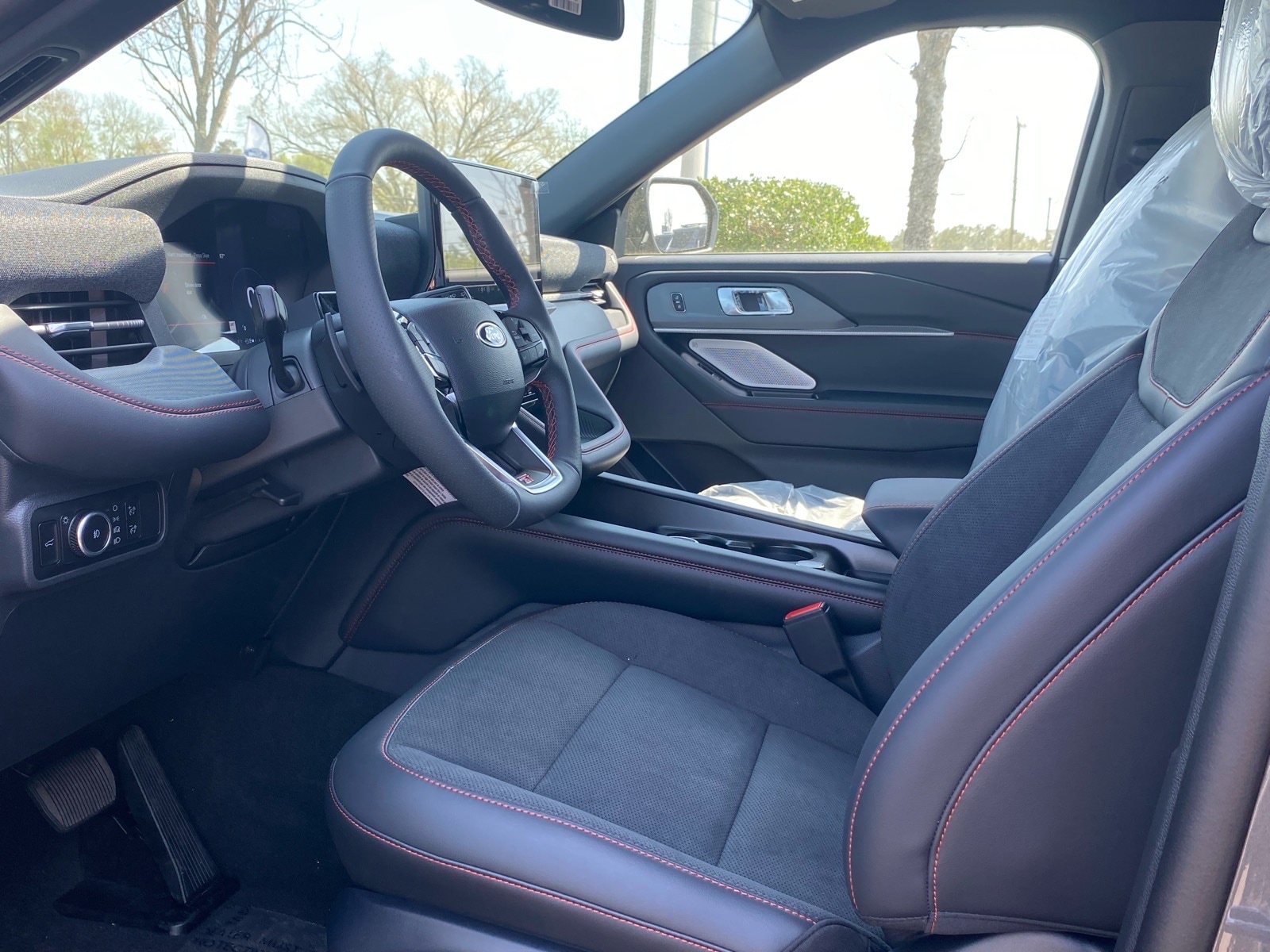 New 2026 Ford Explorer - photo 12