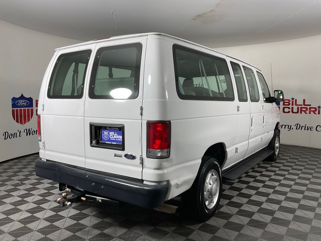 Used 2014 Ford E-350 - photo 2