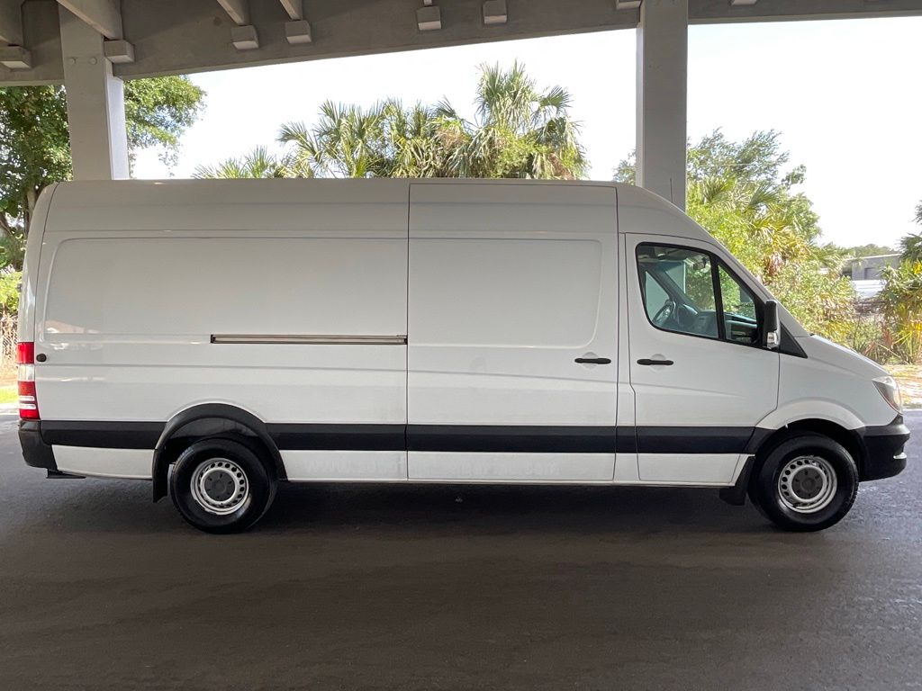 Used 2018 Freightliner Sprinter 2500 - photo 1