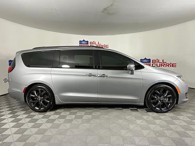 2020 Chrysler Pacifica FWD Minivan for sale #LR217588 - photo 2
