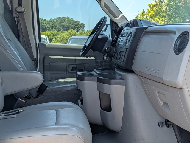 Used 2014 Ford E-250 - photo 18