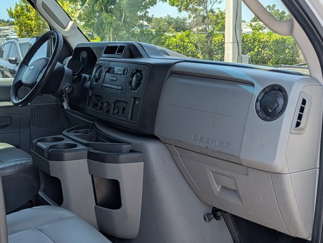 Used 2014 Ford E-250 - photo 19