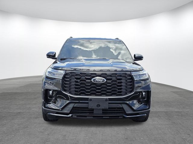 Used 2025 Ford Explorer - photo 2