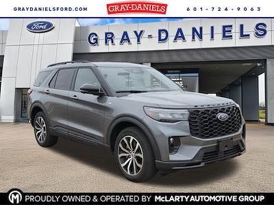 Used 2025 Ford Explorer - photo 1