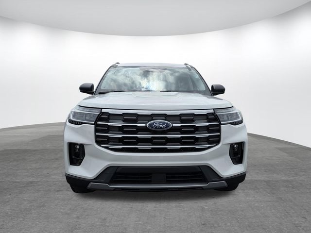 Used 2025 Ford Explorer - photo 2