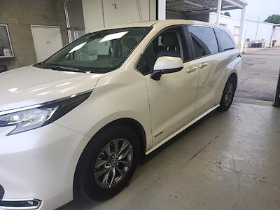 2021 Toyota Sienna FWD Minivan for sale #HTS1455A - photo 2