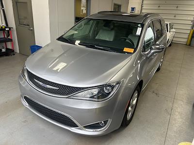 2020 Chrysler Pacifica FWD Minivan for sale #PRT54551 - photo 2