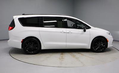 2025 Chrysler Pacifica FWD Minivan for sale #PRT55740 - photo 1