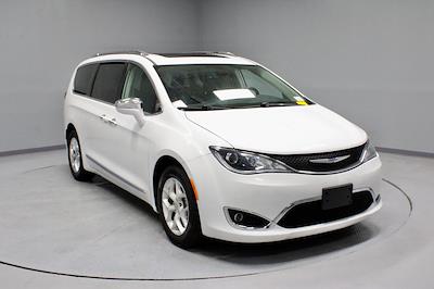 2020 Chrysler Pacifica FWD Minivan for sale #PRT56355 - photo 1