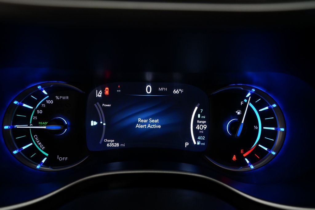 Used 2023 Chrysler Pacifica - photo 8