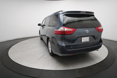 Used 2015 Toyota Sienna - photo 1