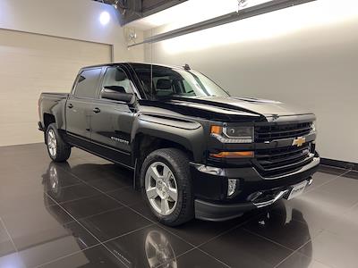 Used 2018 Chevrolet Silverado 1500 LT Crew Cab 4x4 Pickup for sale #RR3105D - photo 1
