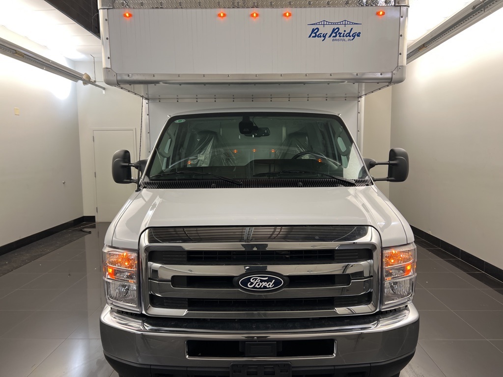 New 2026 Ford E-350 - photo 5
