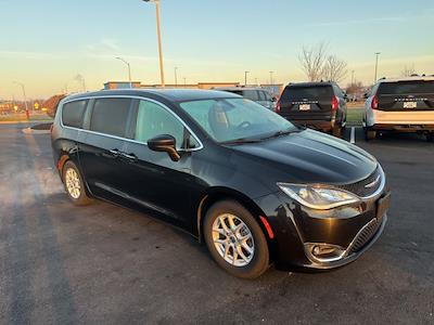 Used 2020 Chrysler Pacifica Touring Minivan for sale #32250711A - photo 1