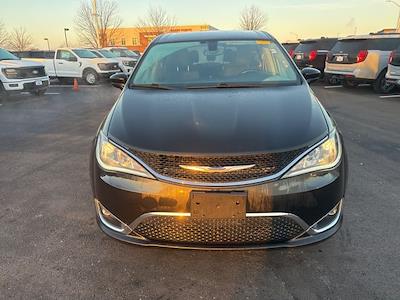 Used 2020 Chrysler Pacifica Touring Minivan for sale #32250711A - photo 2