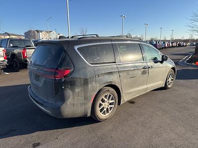 Used 2022 Chrysler Pacifica Touring L Minivan for sale #32251466B - photo 2