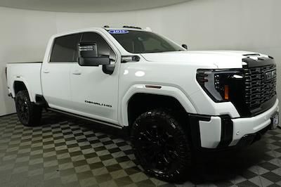 Used 2025 GMC Sierra 2500 Denali Ultimate Crew Cab for sale #3225T383B - photo 2