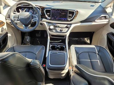 Used 2023 Chrysler Pacifica - photo 1