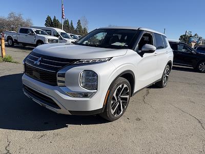 Used 2024 Mitsubishi Outlander SE for sale #29003 - photo 1