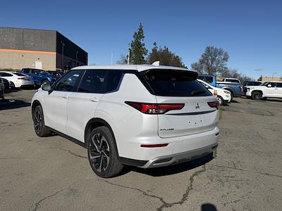 Used 2024 Mitsubishi Outlander SE for sale #29003 - photo 2