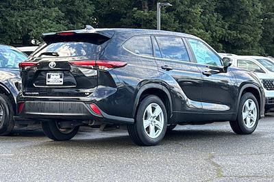Used 2024 Toyota Highlander - photo 1