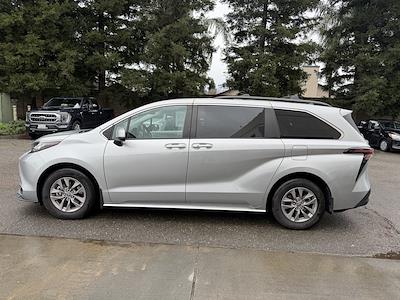 Used 2023 Toyota Sienna - photo 1