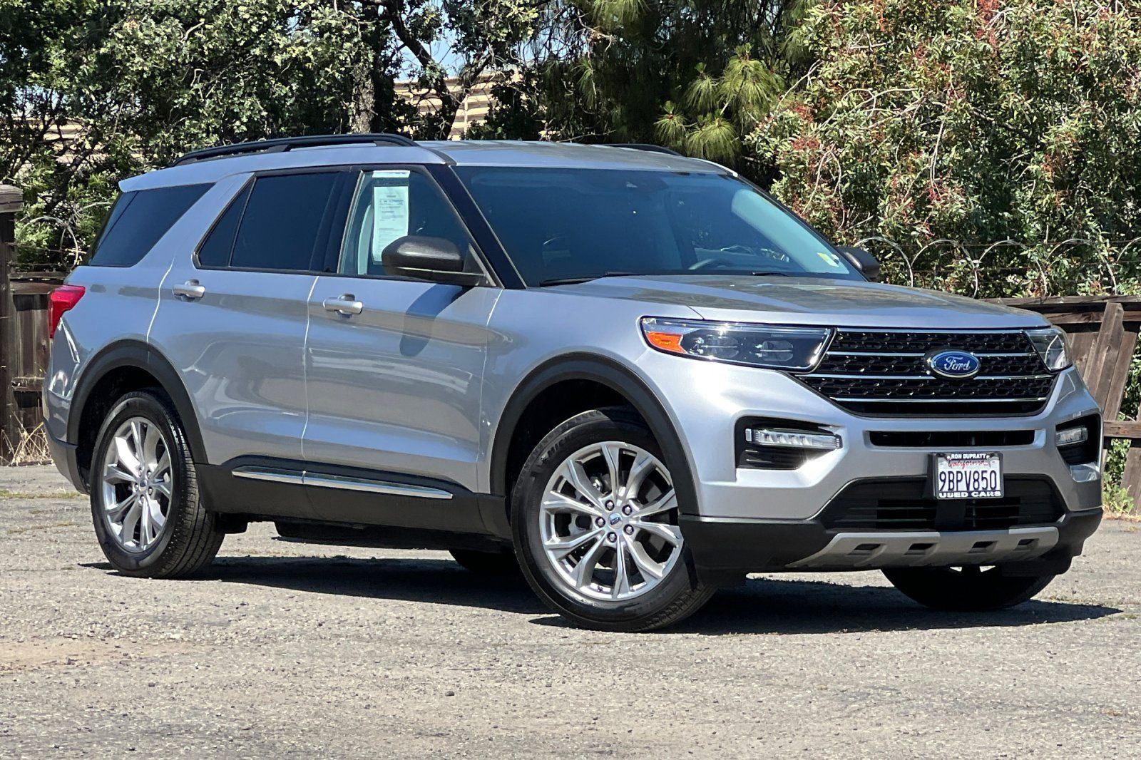 Used 2022 Ford Explorer - photo 2