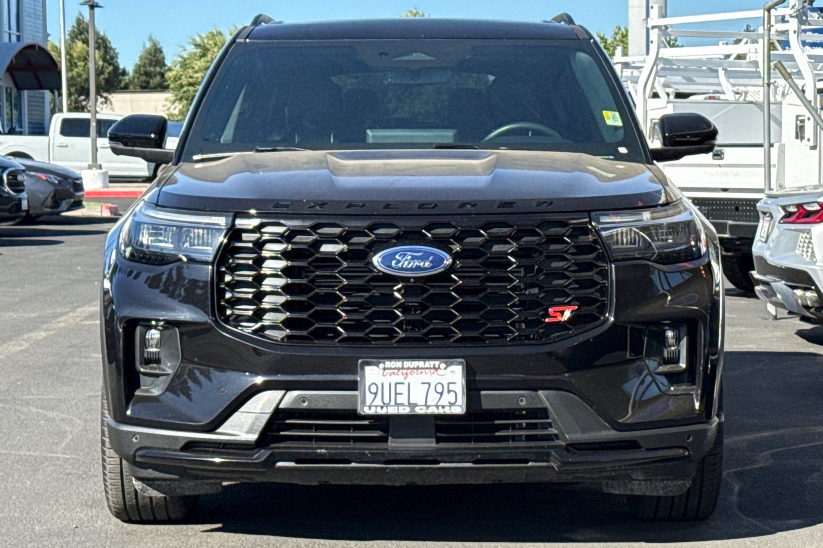 Used 2025 Ford Explorer - photo 8