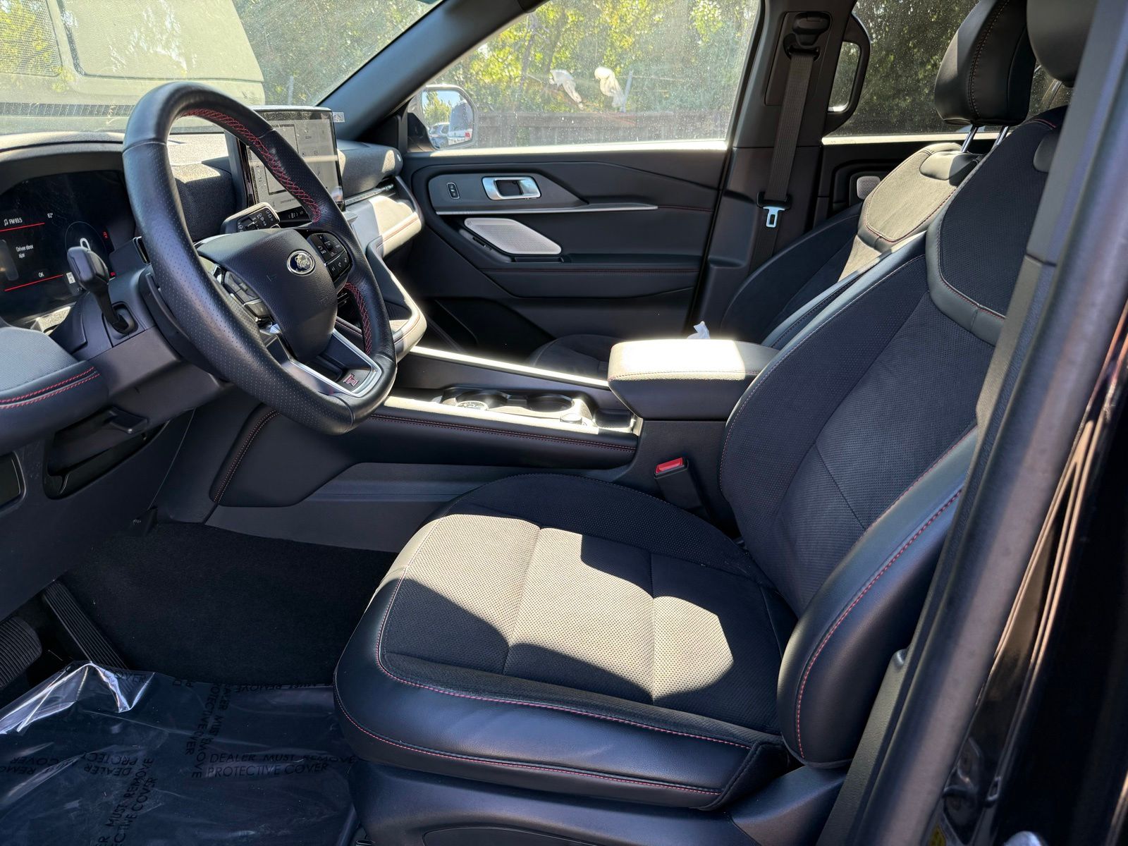 Used 2025 Ford Explorer - photo 9