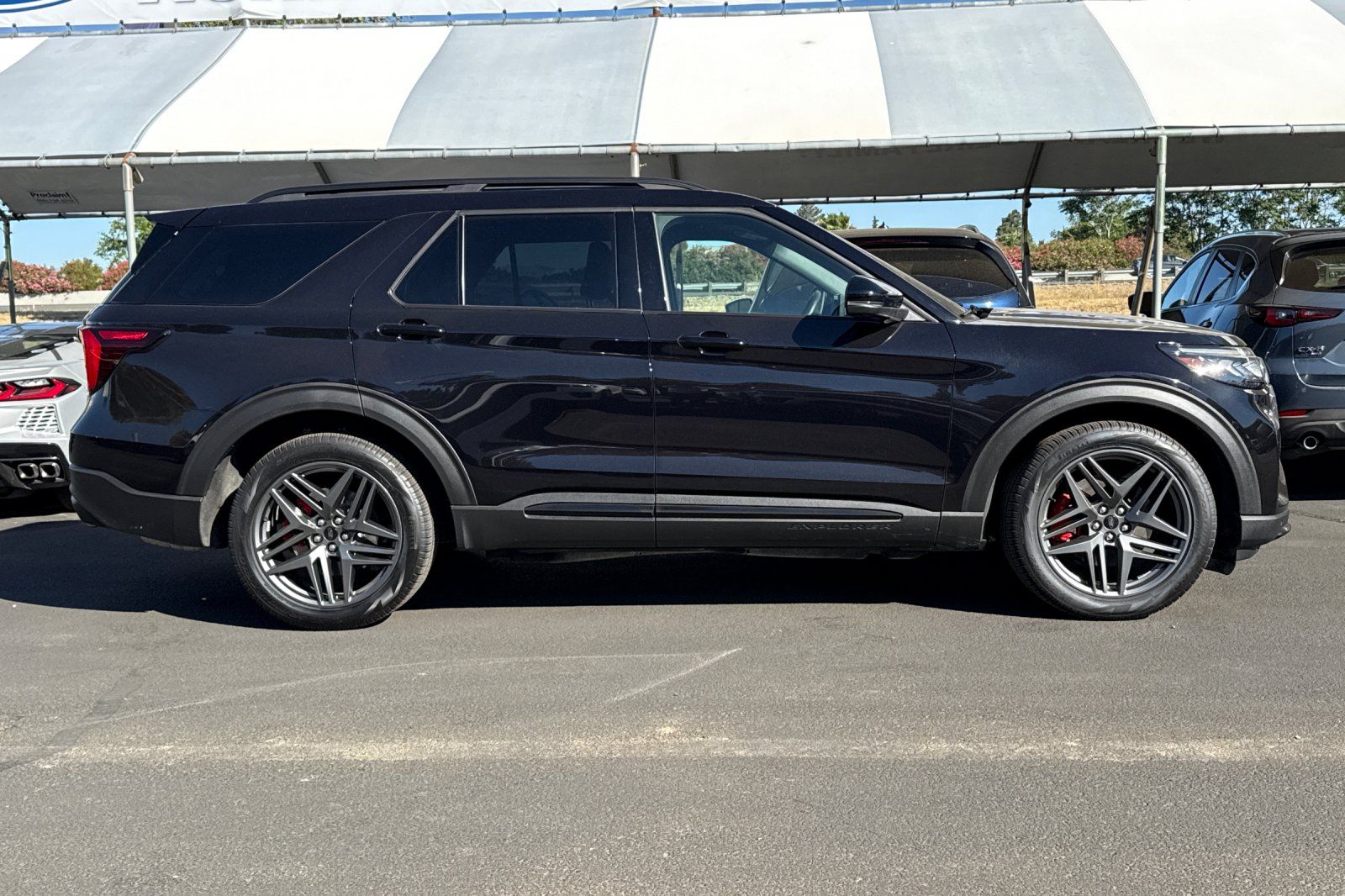 Used 2025 Ford Explorer - photo 18