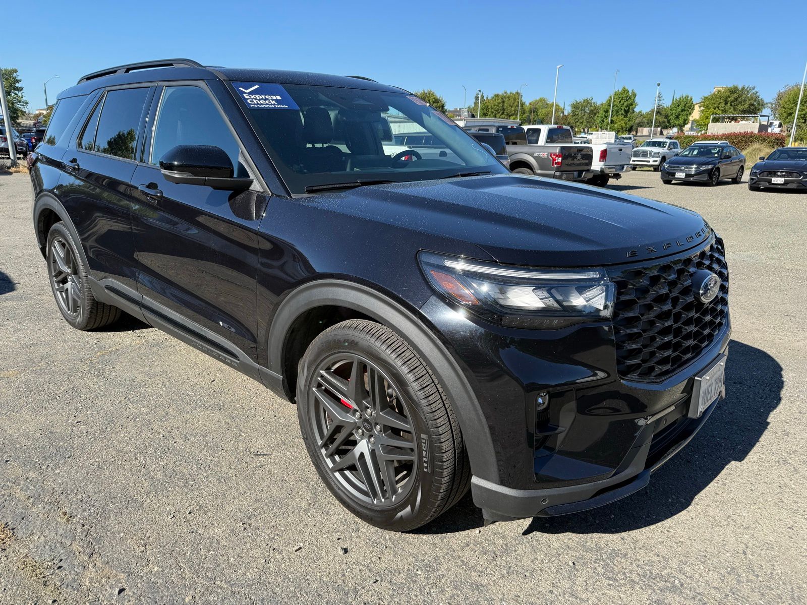 Used 2025 Ford Explorer - photo 1