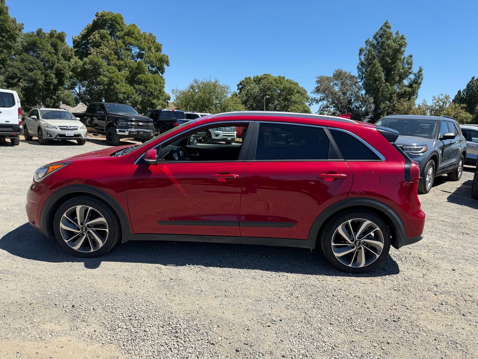 Used 2017 Kia Niro - photo 2