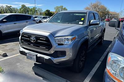 Used 2017 Toyota Tacoma - photo 1