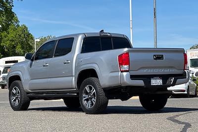 Used 2017 Toyota Tacoma - photo 1