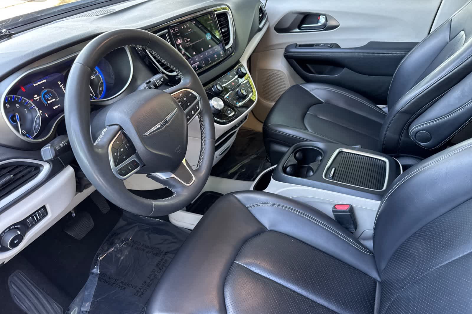 Used 2023 Chrysler Pacifica - photo 13