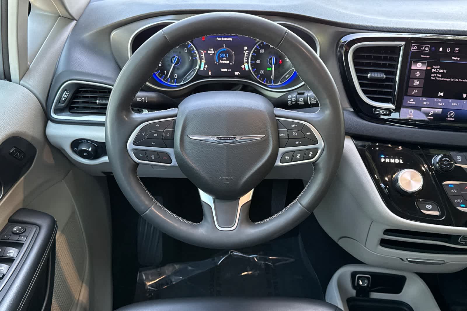 Used 2023 Chrysler Pacifica - photo 16