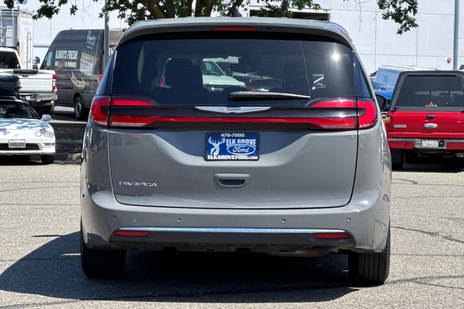 Used 2023 Chrysler Pacifica - photo 5